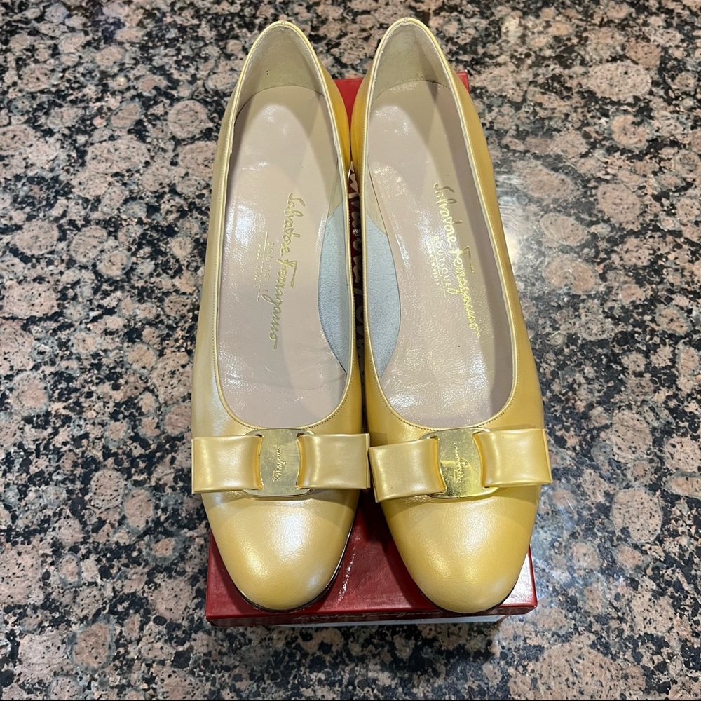 Salvatore Ferragamo Niccola Bow Flats